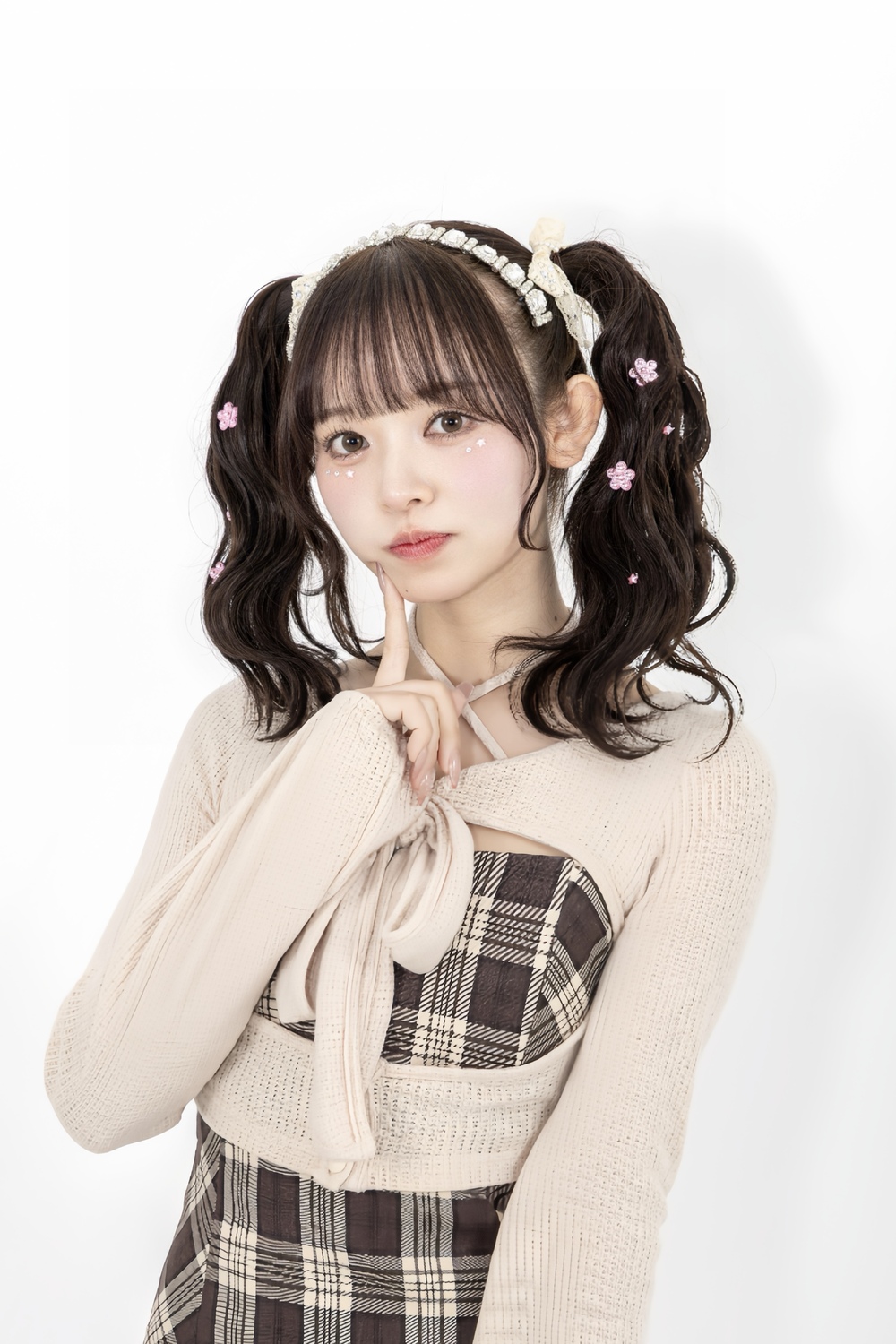 ・お誕生日（咲いた日）⇒1/30

・血液型⇒AB型

・ここに注目♡あなたの推しポイント⇒なんでもできちゃうところ☆*。

・好きなこと・得意なこと（どんな花を咲かせる？）⇒絵を描くことが好き♡ピアノを弾くことが得意♬*°

・好きなもの／ちょっぴり苦手なもの⇒もんじゃが大好き♡桃が苦手т     т

・これから咲かせたい夢⇒たくさんの人に長く愛されるグループになりたい♔.ﾟ